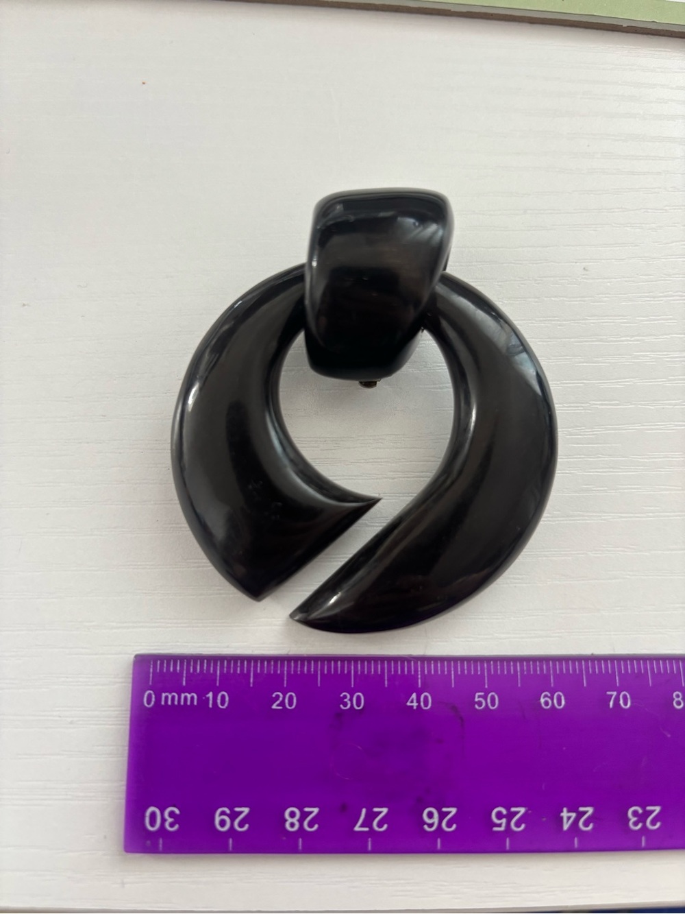 Modern Black Resin Open Circle Clip-On Earrings - Picture 3 of 4